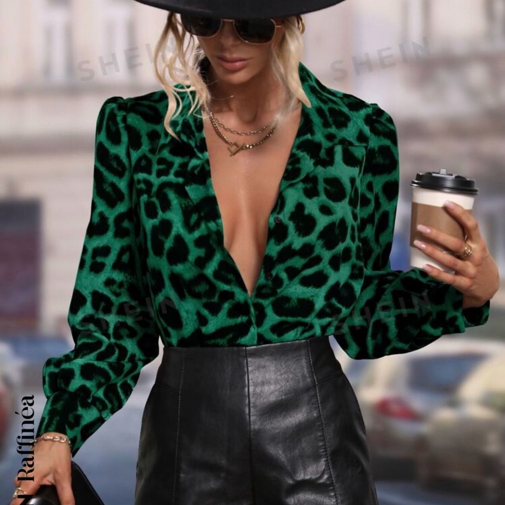 Beautiful blouse accidentally ordered three ,this one has never been worn